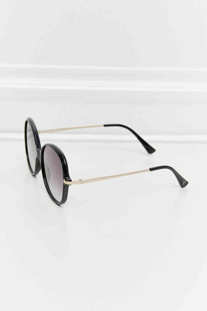 Metal-Plastic Hybrid Full Rim Sunglasses