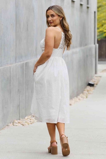 Plus Size Lace Detail Sleeveless Lace Midi Dress